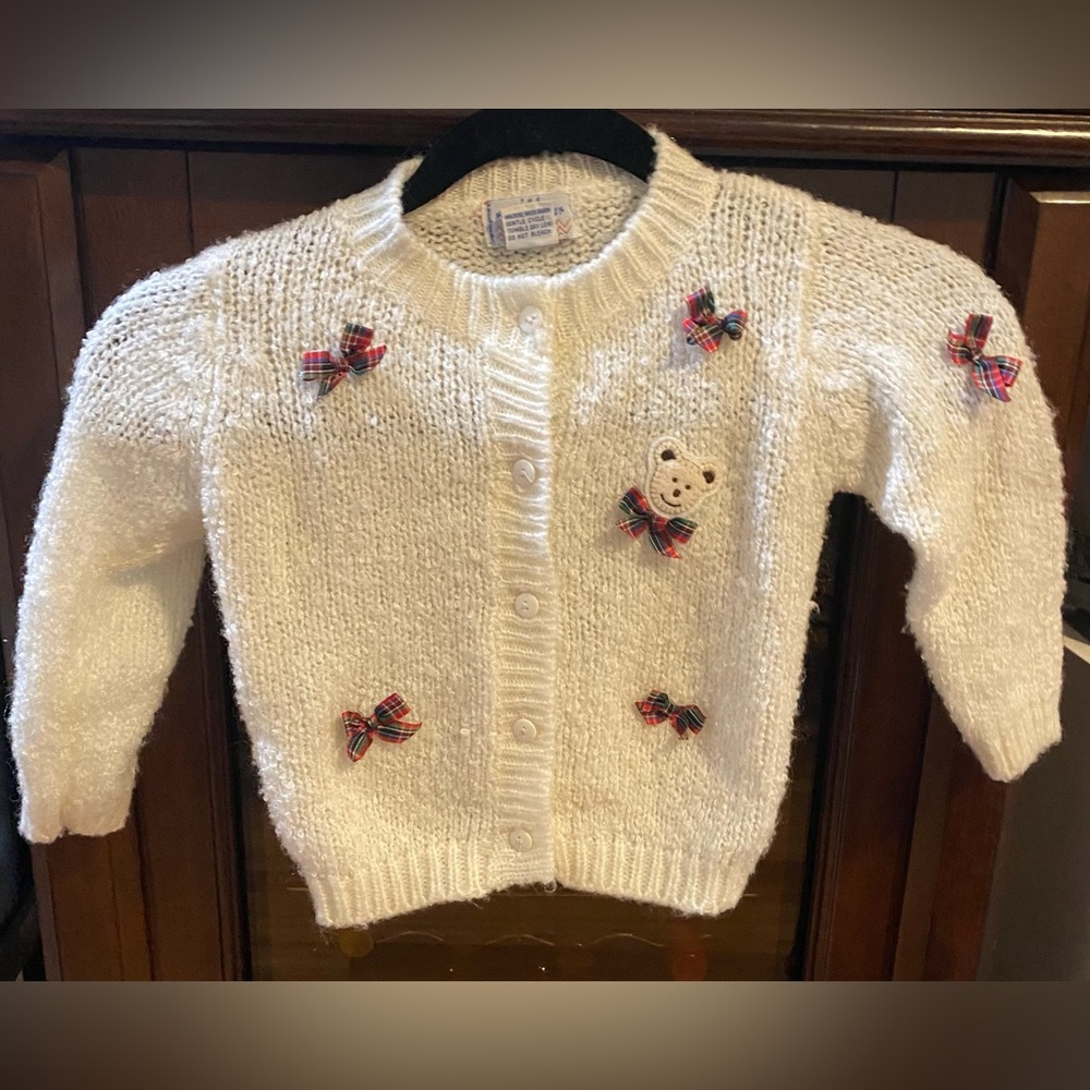 Vintage-Bloomingdales-Sz 2T White Knitted Kids Cardigan with Bear & Bow Accents